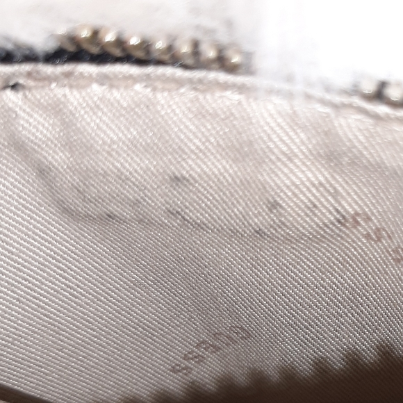 Guess wristlet - Picture 6 of 6